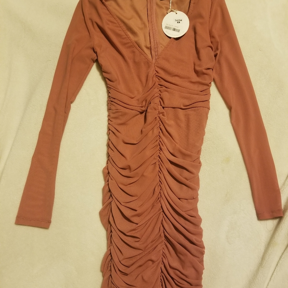 Blossom Sz 8 runched long sleeve dress